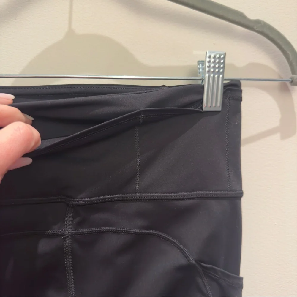 Lululemon - Women's Black Fast & Free  Biker Shorts Size 4 - Picture 3 of 6